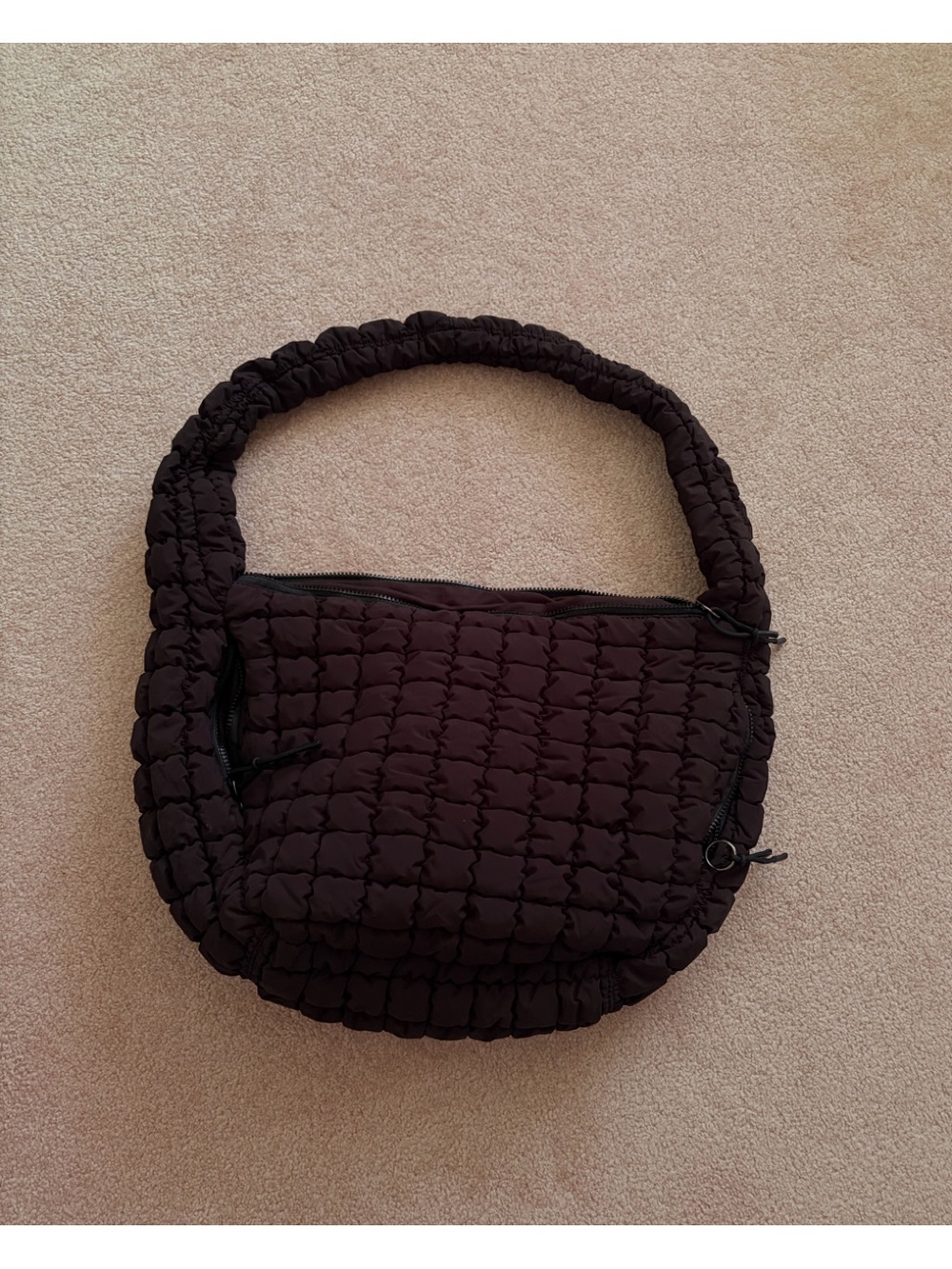 Amazon Essentials Quilted Shoulder Bag in Black
